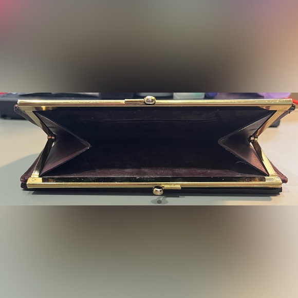 Vintage Etienne Aigner designer wallet GUC - Picture 4 of 4